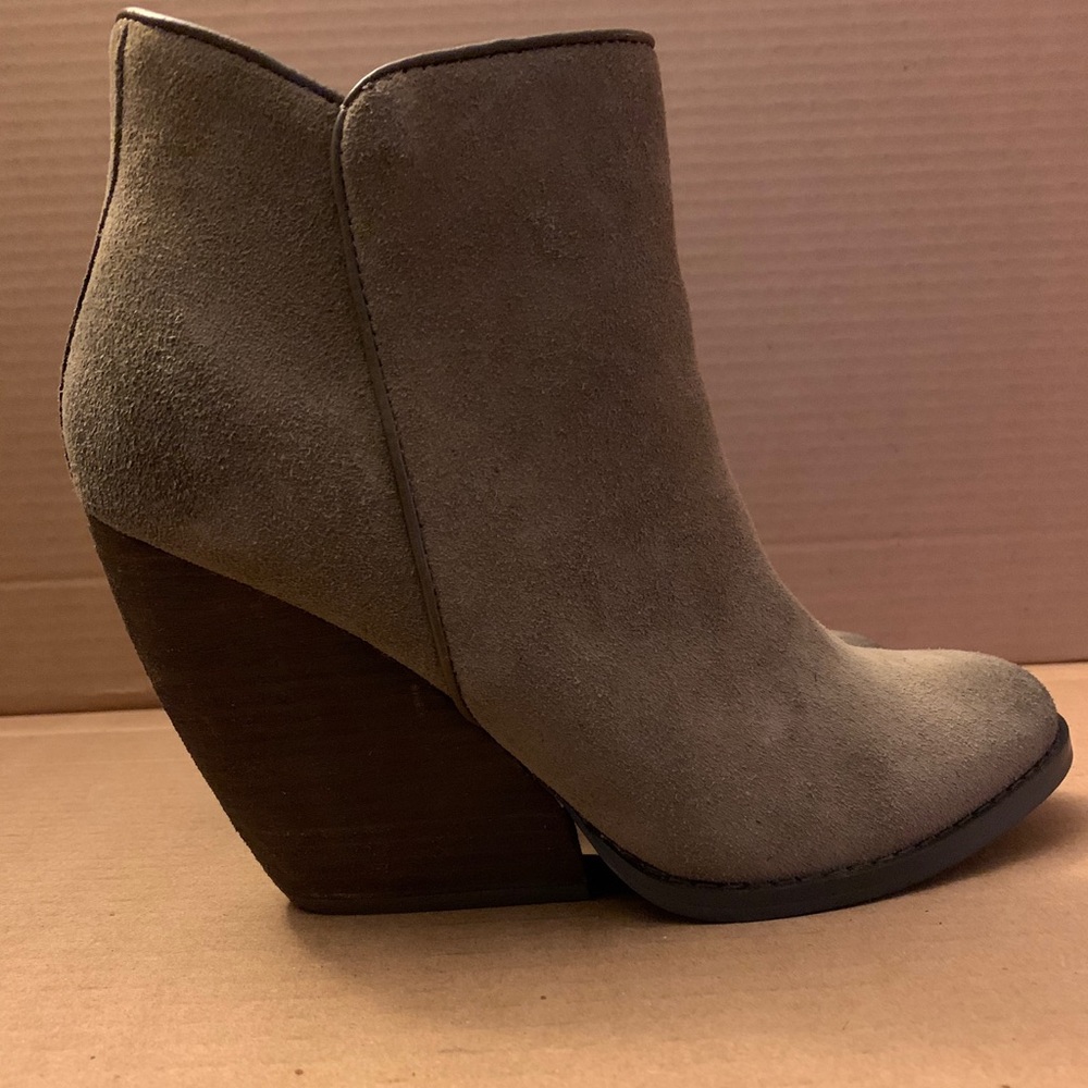 Ankle boots